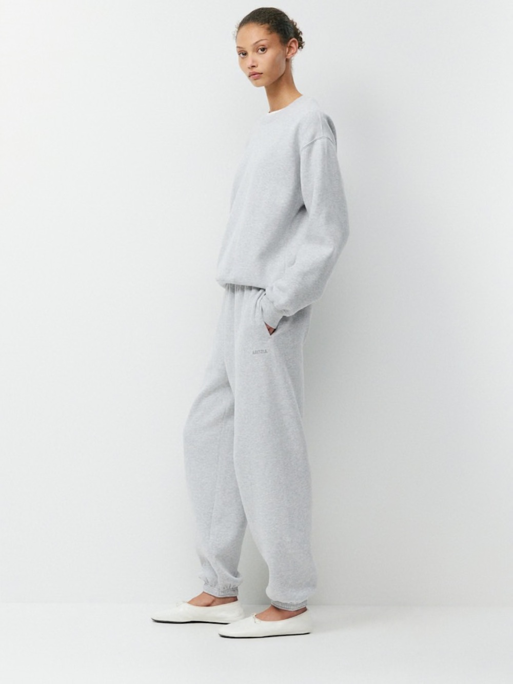 Aritzia Cozy Sweatfleece Mega Jogger Size XS SHORT Heather Chrome